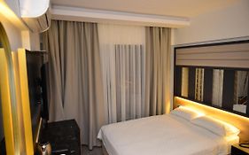 Oasis Hotel